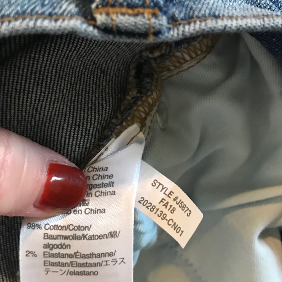 SALE🏷J Crew Slim Boyfriend Jean Patch Distressing - Picture 6 of 8